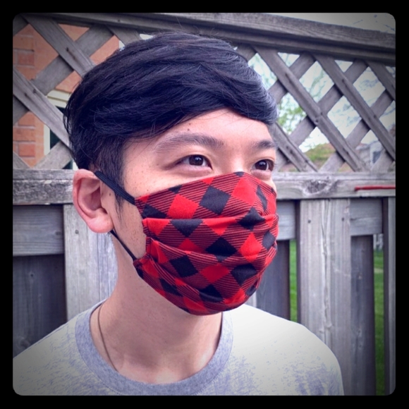 Resuable face mask with filter pocket - Picture 1 of 4